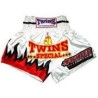 Short Twins blanco con llama roja